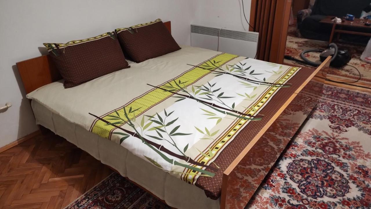 Daire Digital Nomad Comfy Apartment,foot Mountain Vodno And Millennium Cross,19 Min By Walk To Cener,free Parking *